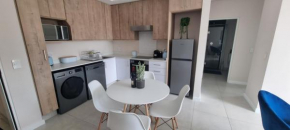 Partial BACK UP POWER: Modern 2 bedroom Apartment